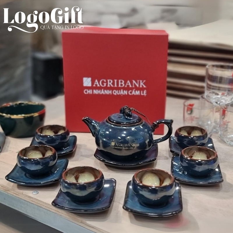bo-am-chen-qua-tang-doanh-nghiep-in-logo (2)