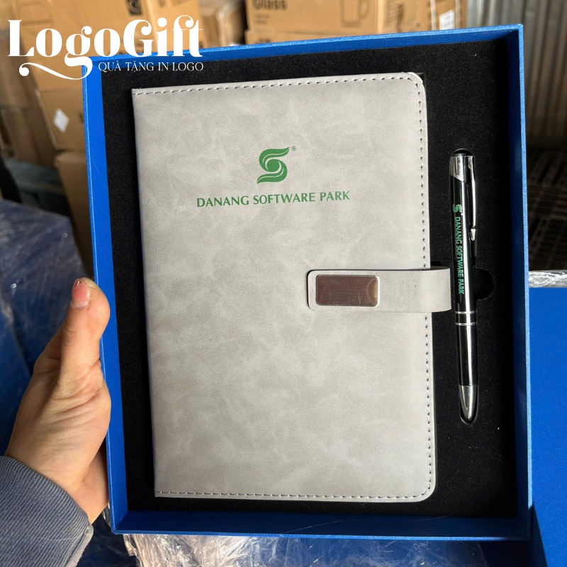 bo-giftset-so-da-but-ky-qua-tang-doanh-nghiep-in-logo (1)