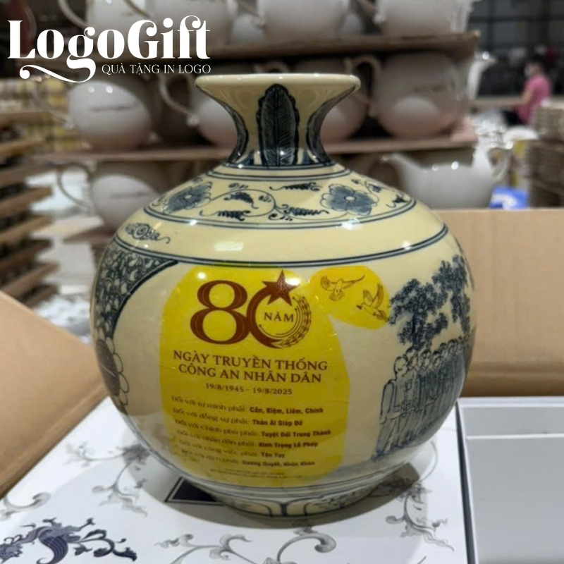 binh-hut-loc-qua-tang-in-logo-ky-niem-truyen-thong-cong-an-nhan-dan (9)