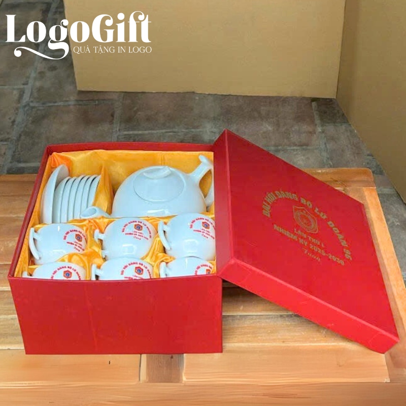 bo-am-chen-qua-tang-in-logo-dai-hoi-dang-buoi-canh (20)
