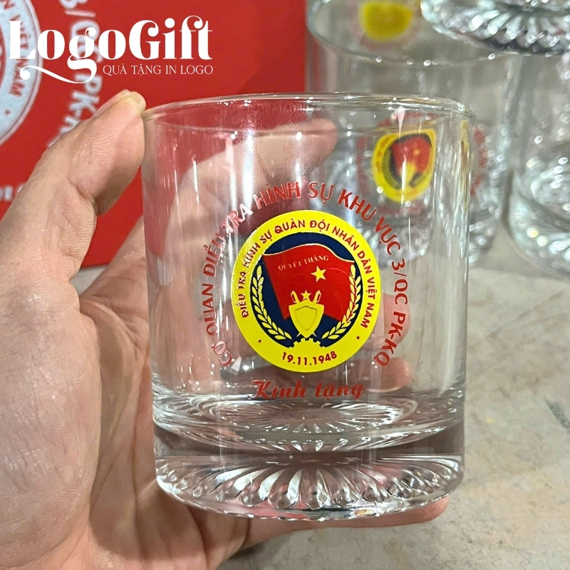 bo-coc-thuy-tinh-qua-tang-in-logo (3)