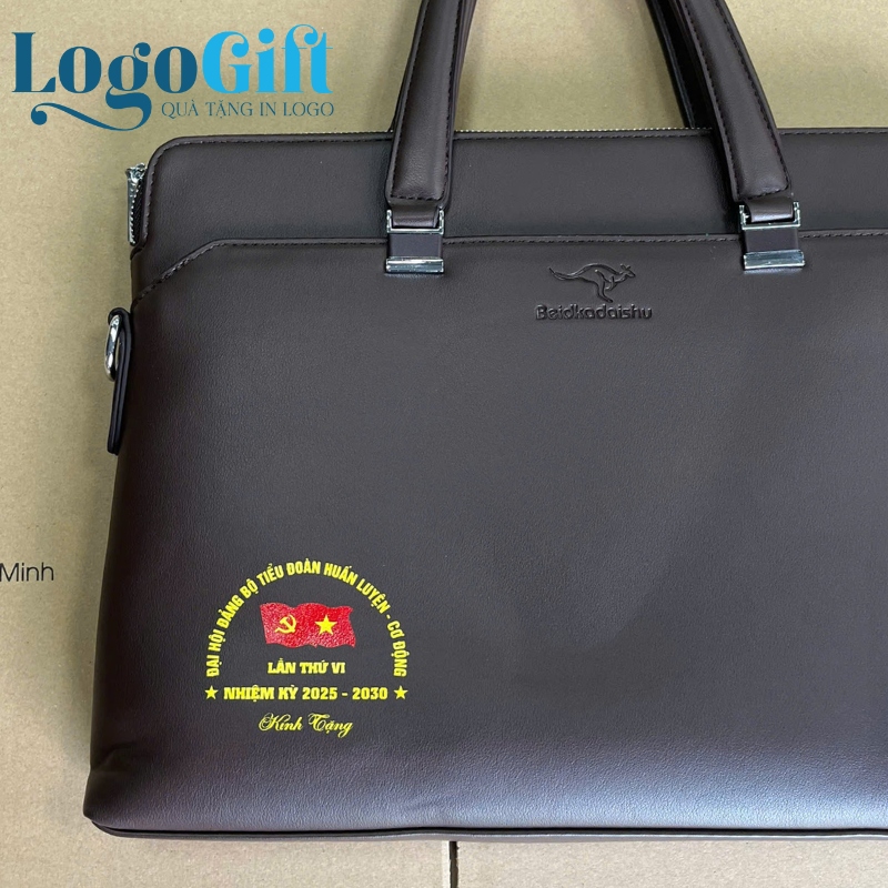 cap-da-qua-tang-in-logo-dai-hoi (6)