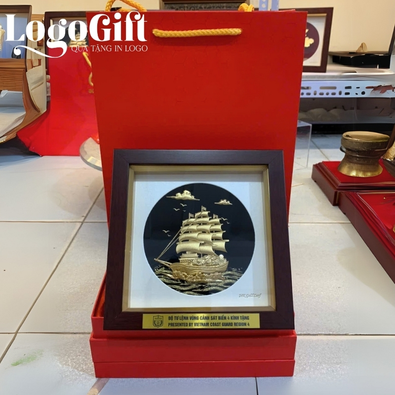 tranh-dat-vang-qua-tang-in-logo (4)