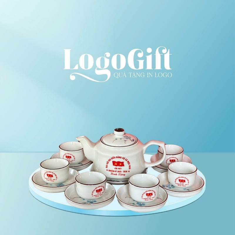 Bộ ấm trà quà tặng Đại hội in logo dáng vai vuông hoa mai xanh 500ml LG-AC40