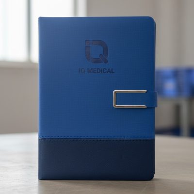 so-da-cong-2-khuc-in-logo-qua-tang-gai-nam-cham-a5-mau-xanh-lg-sd11