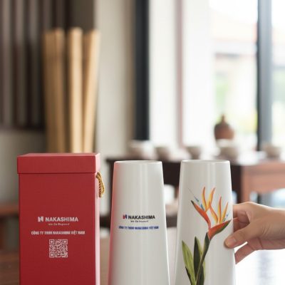 Lọ hoa gốm sứ quà tặng in logo búp măng vẽ hoa thiên điểu LG-LH21