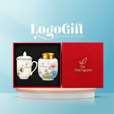 Bộ giftset quà tặng in logo 2 món gồm cốc sứ có nắp và hũ trà gốm sứ vẽ sen hồng LG-BGS21
